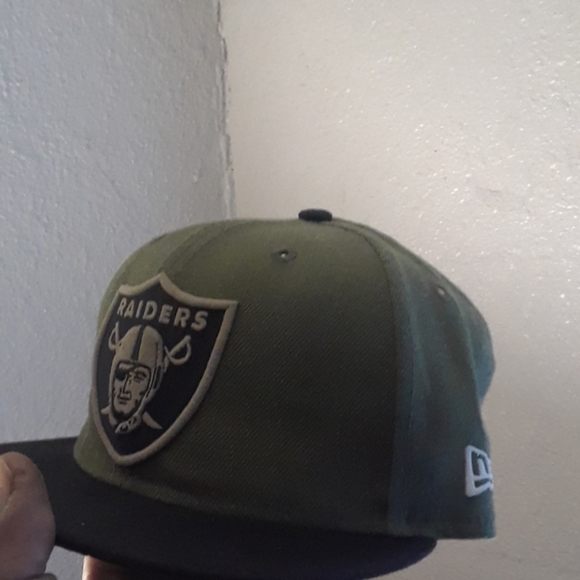 Las vegas Raiders new era 5 3/8 fitted cap - Picture 2 of 5